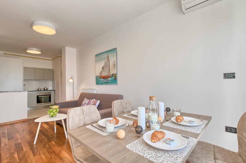 Adriatic Apartments Fazana Exterior photo