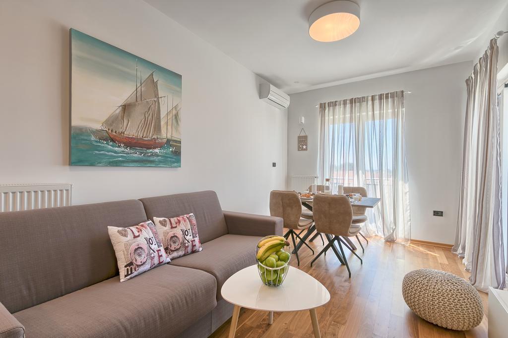 Adriatic Apartments Fazana Exterior photo